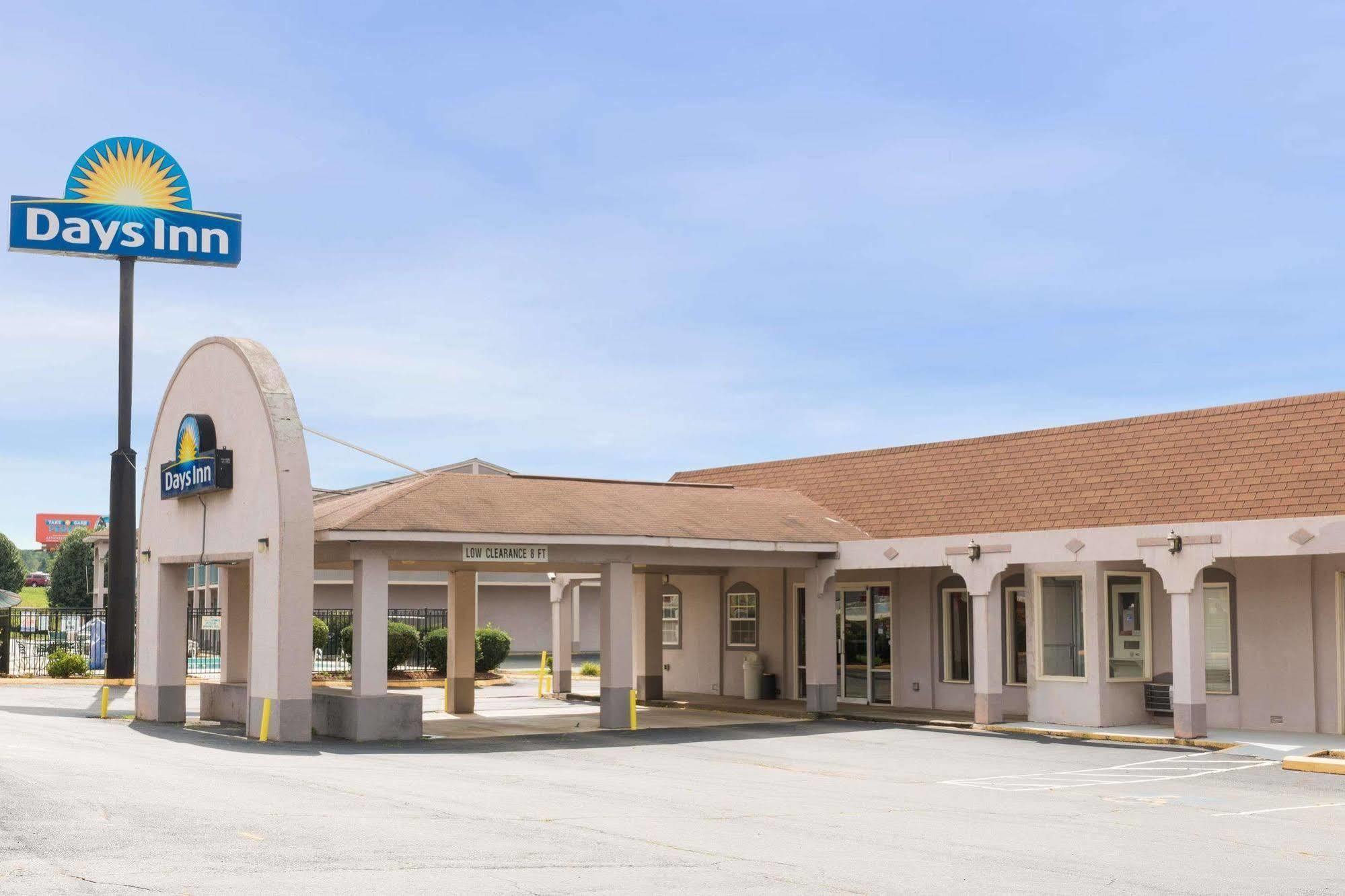 Days Inn By Wyndham Statesville Exterior foto